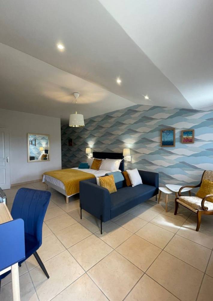 Chambre d’hôte pour 2 personnes, avec jardin dans les Deux-Sèvres - 2