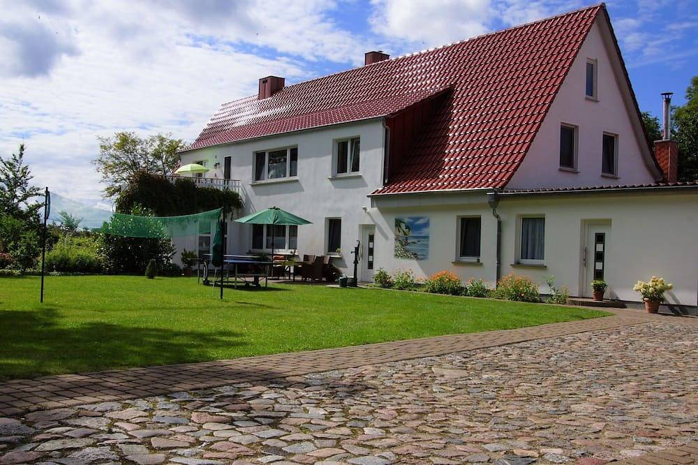 Ganze Wohnung, Schöne Wohnung bei Bergen auf Rügen in Thesenvitz, Bergen auf Rügen