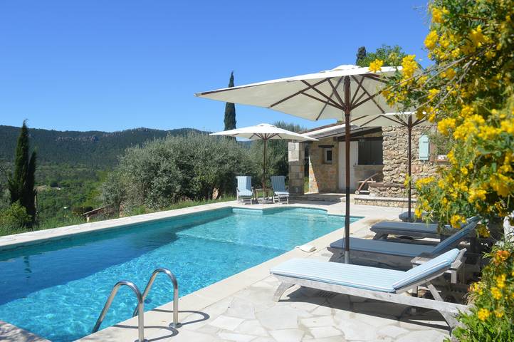 Gîte pour 6 personnes, avec piscine à Bagnols-en-Forêt - 2