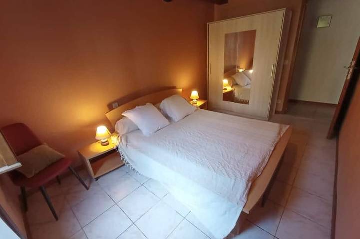 Location de vacances pour 6 personnes, avec jardin à Varaire - 2