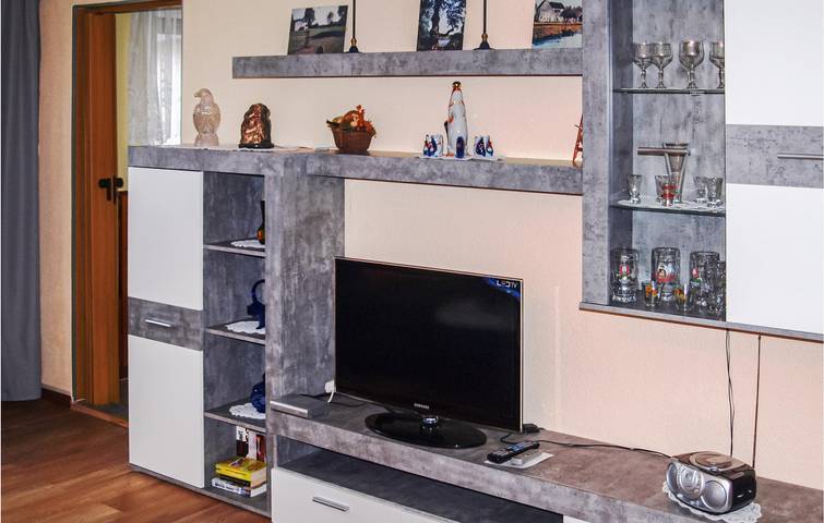 Lakeside Terrace Apartment with Parking and River Views in Löcknitz, Vorpommern Greifswald