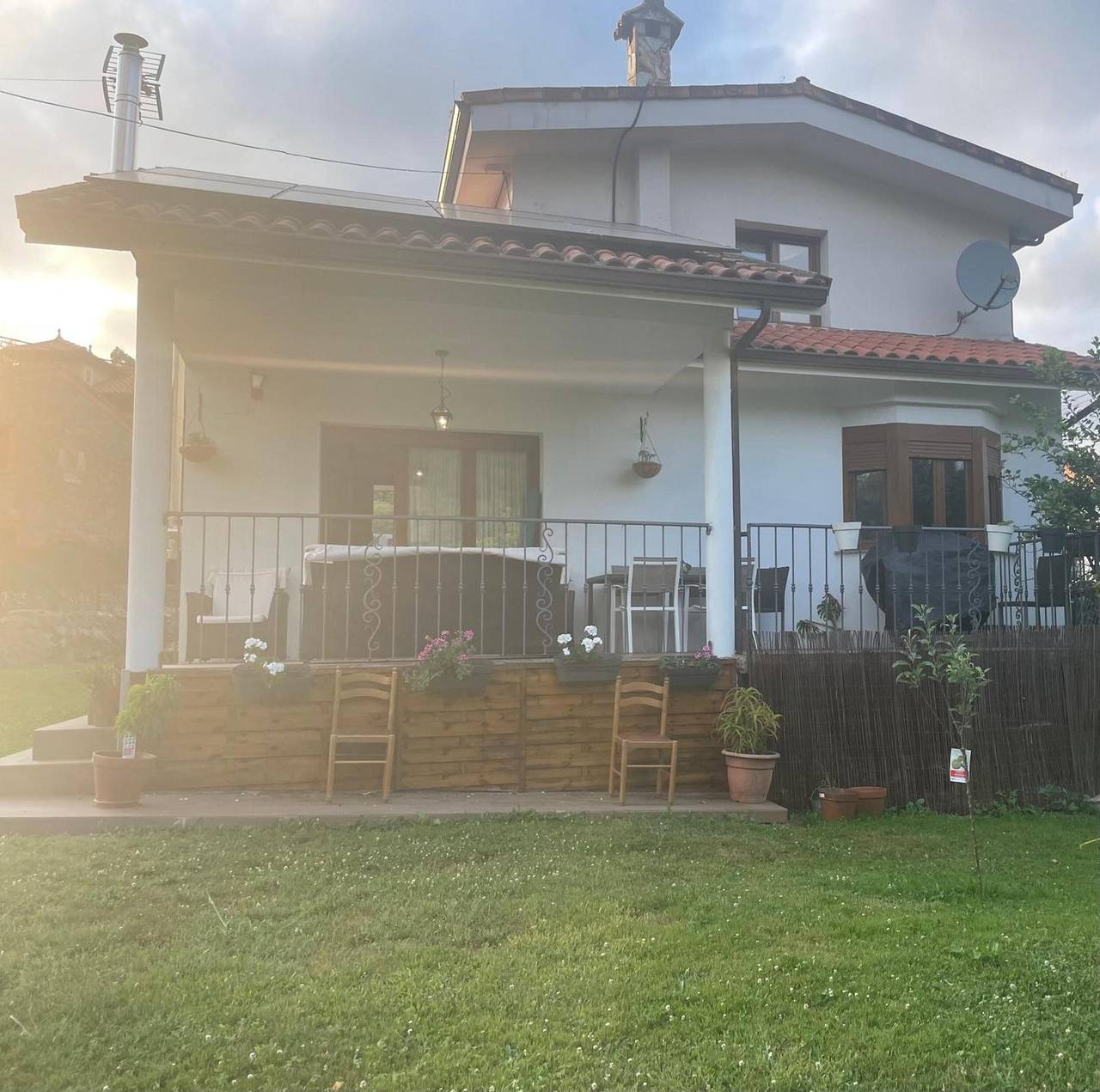 Casa de vacaciones 'La Casina Del Huerto' con vistas a la montaña y piscina in Castrillón, Costa Verde