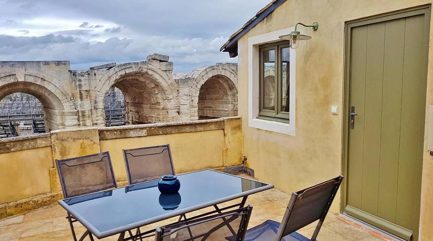 Gîte pour 2 personnes, avec vue et balcon dans Arenes D Arles