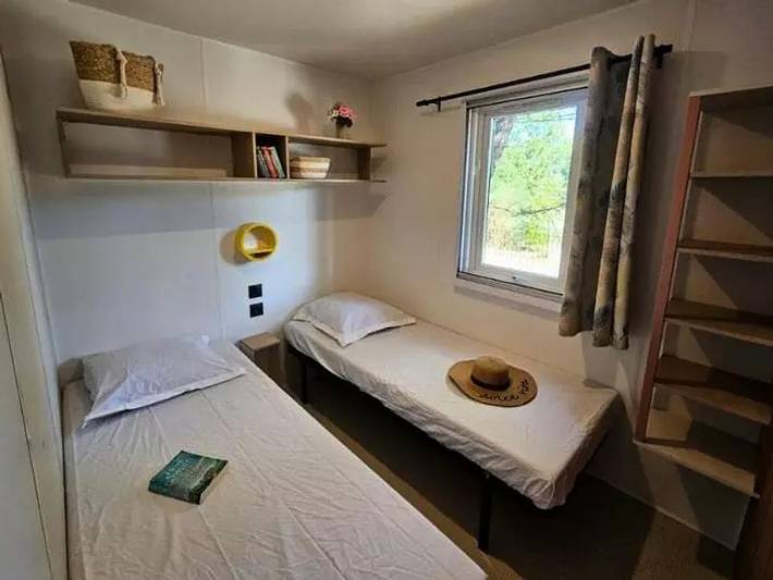Mobil home pour 4 personnes, avec bassin pour enfant à Saint-Saturnin-lès-Apt - 3
