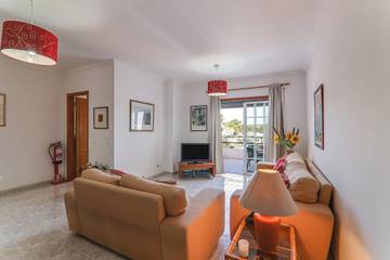 Apartment for 6 People in Praia da Falésia, Olhos de Água, Photo 3