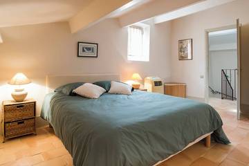 Appartement De Vacances pour 6 Personnes dans Pertuis, Parc naturel régional du Luberon, Photo 2
