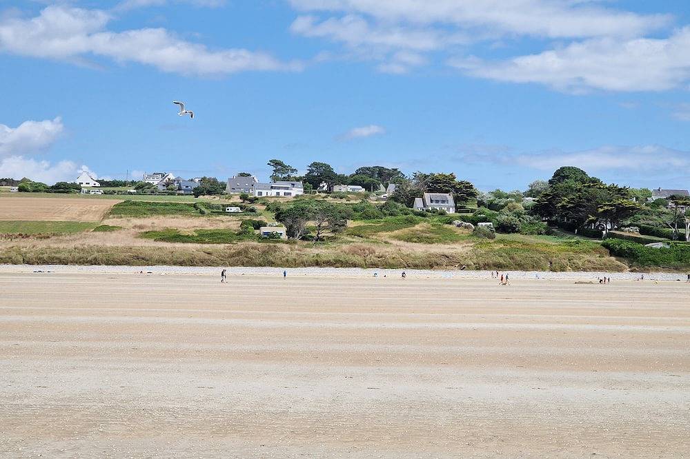 Villa à 2mn à pied de la plage! Salle de jeu, idéal pour les familles. in Plonévez-Porzay, Iroise