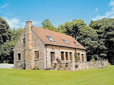 Cottage for 9 people, with garden, with pets in North Yorkshire
