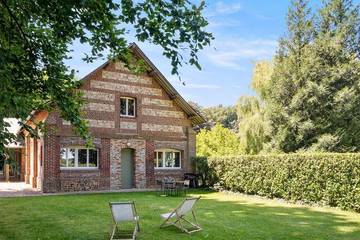 Gîte pour 4 personnes, avec jardin dans Daubeuf-Serville