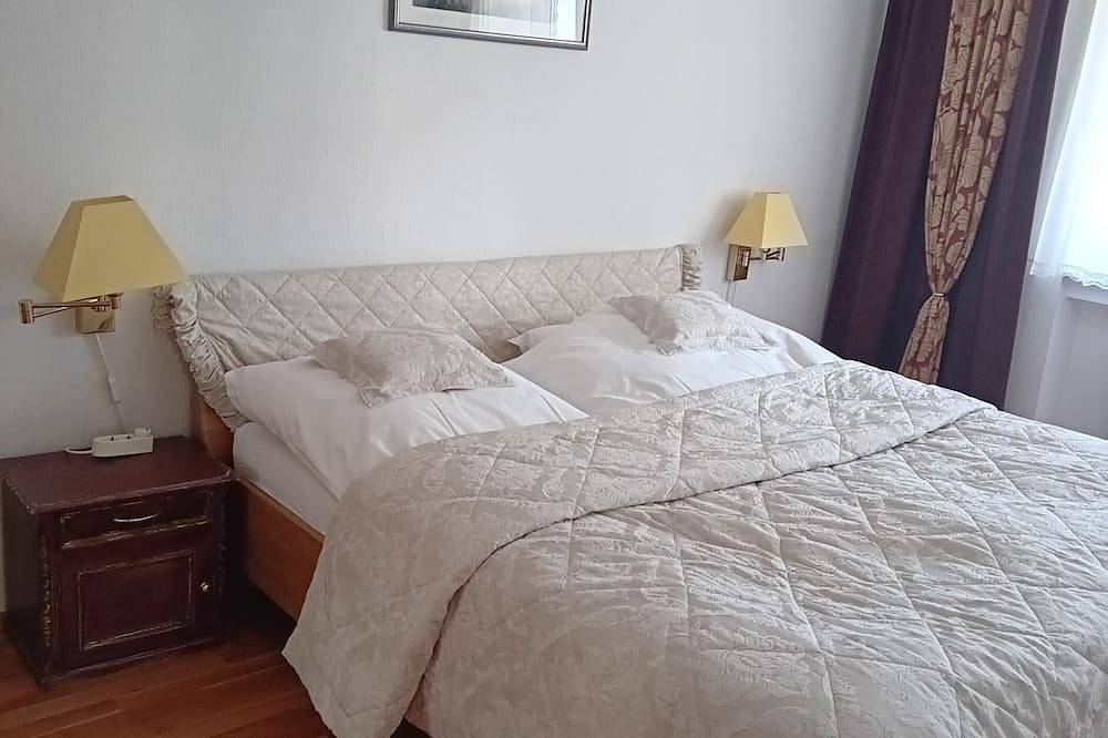 Ganze Wohnung, Ldl -Exklusiv  Ferienwohnung direkt im Kurgebiet von Bad Camberg in Bad Camberg, Landkreis Limburg-Weilburg