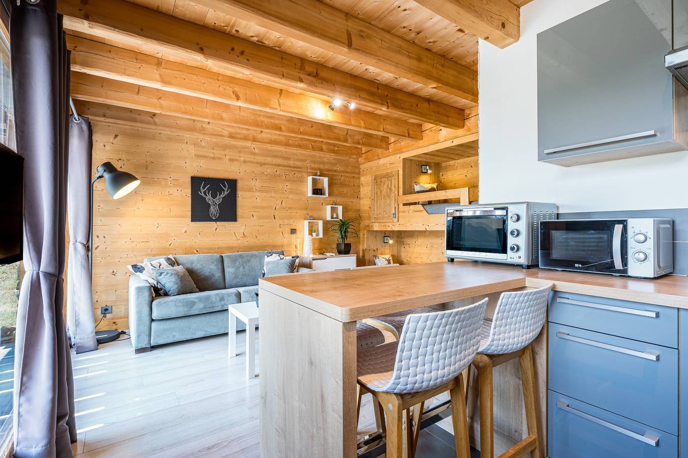 Gehele studio, Studio Appartement 'De Charme Montagne' met Uitzicht op de Bergen, Privé Terras en Wifi in Notre-Dame-du-Pré, Savoie