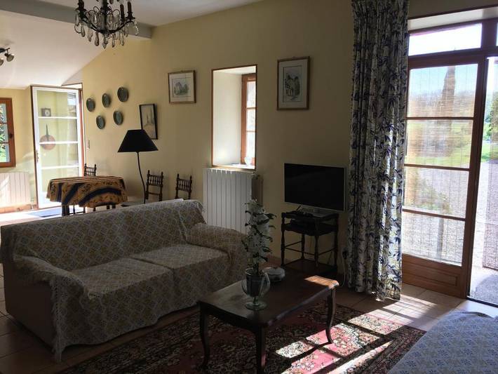 Location de vacances pour 2 personnes, avec vue ainsi que jardin et piscine, animaux acceptés dans Lac de l'Escourou - 4