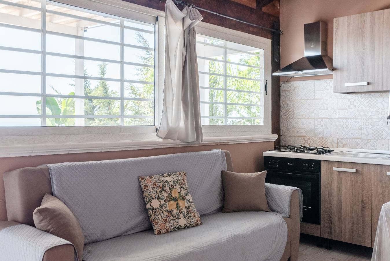 Appartamento intero, Casa Vacanze 'Abbacari 2' con Vista Mare, Wi-Fi e Aria Condizionata in Realmonte, Provincia di Agrigento