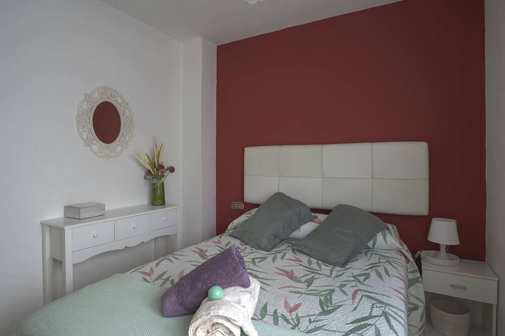 Entire apartment, El Puerto in Porto do Son, Rías Baixas