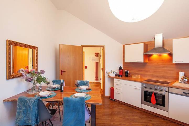 Ferienwohnung für 3 Personen, mit Balkon und Garten in Hartheim
