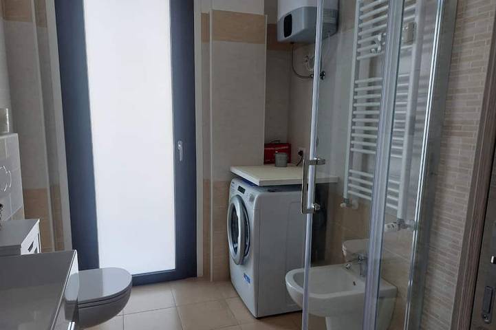 Gîte pour 4 personnes, avec balcon et jardin à Gavirate - 4