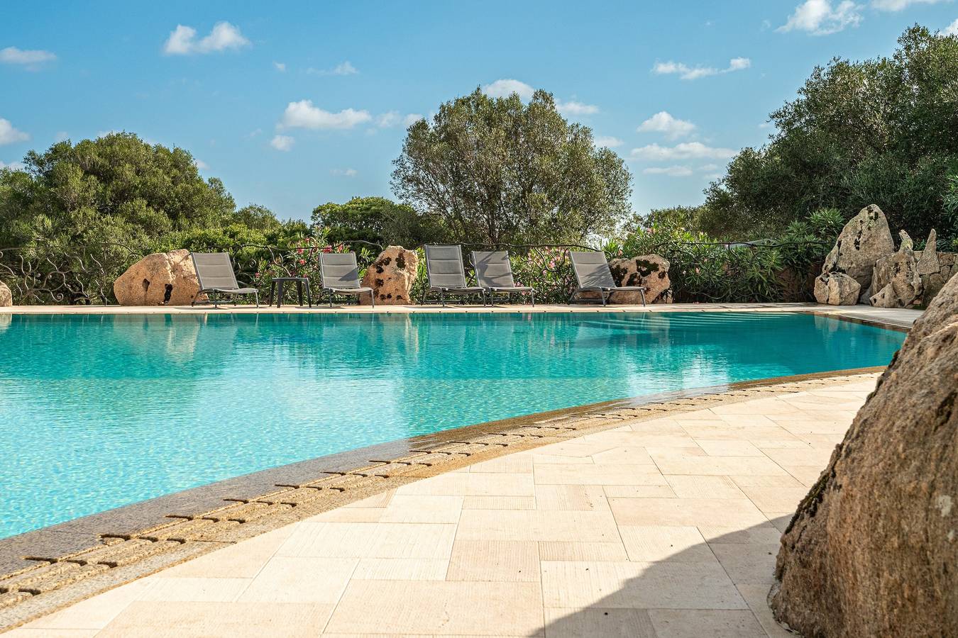 Appartamento intero, Appartamento 'Sarda Bella Private Pool' con Vista Montagna, Wi-Fi e Aria Condizionata in Rudalza, Olbia