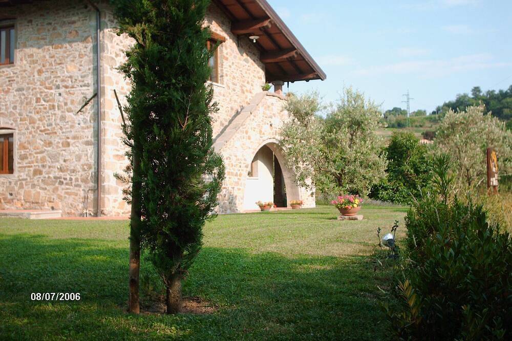 Agriturismo per 6 Persone in Camporgiano, Parco Regionale delle Alpi Apuane