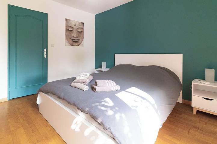Location de vacances pour 8 personnes, avec Jacuzzi et Piscine à Velaux - 2