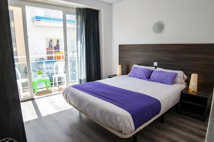 Apartamento de vacaciones para 3 personas, con piscina y jardín - 1