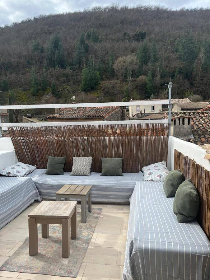 Gîte pour 5 personnes, avec Terrasse et Vue à Saint-Laurent-le-Minier - 2