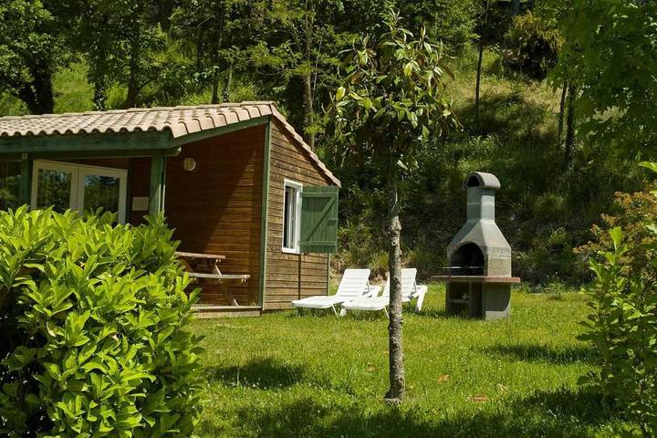 Camping pour 5 personnes, avec piscine, animaux acceptés