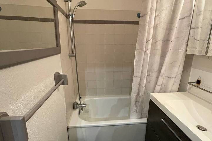 Gîte pour 4 personnes, avec balcon dans Office de Tourisme Sainte Maxime - 3