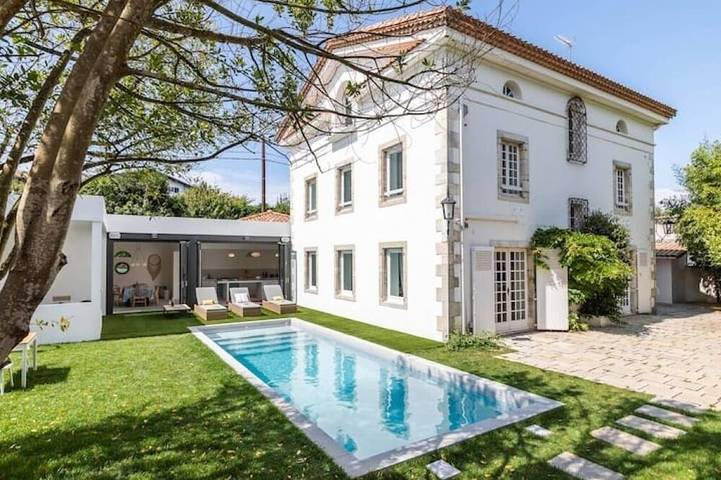 Location de vacances pour 10 personnes, avec piscine dans Golf d'Ilbarritz