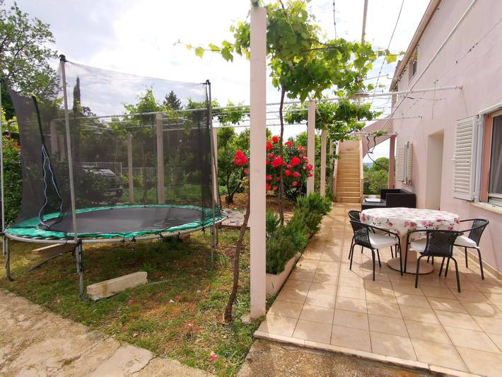 Apartamento de vacaciones para 7 personas, con jardín - 1