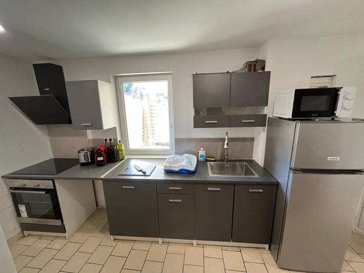 Gîte pour 2 personnes, avec terrasse à Château-l'Évêque