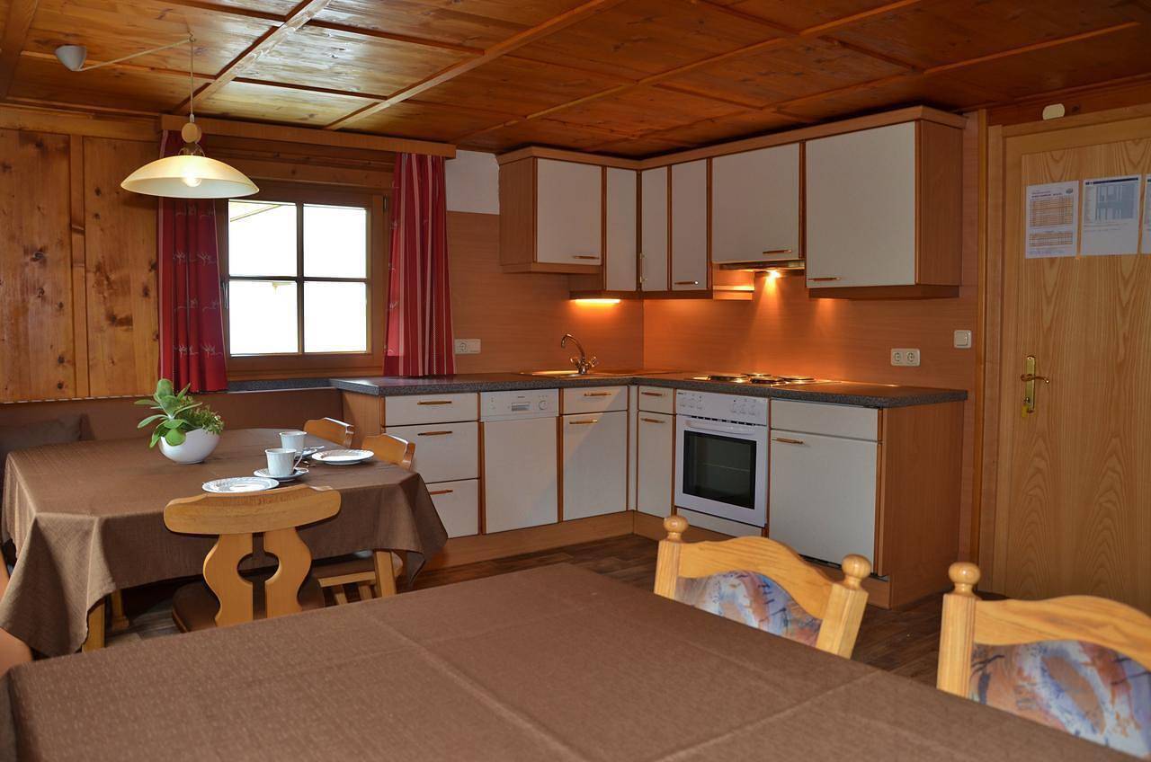 Ganze Ferienwohnung, Appartment 9 Pers./4 Schlafräume/Du+ Wc in Kappl, Verwall