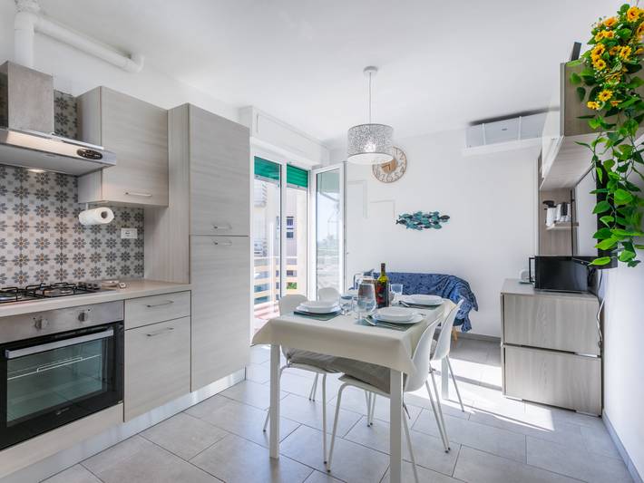 Ferienwohnung für 5 Personen, mit Balkon und Terrasse in Cecina - 2