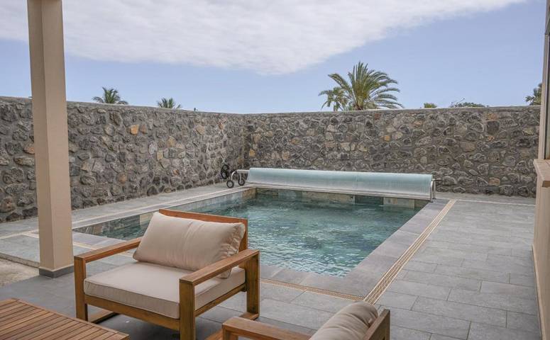 Location de vacances pour 8 personnes, avec jardin ainsi que terrasse et piscine dans Grands-Bois - 2