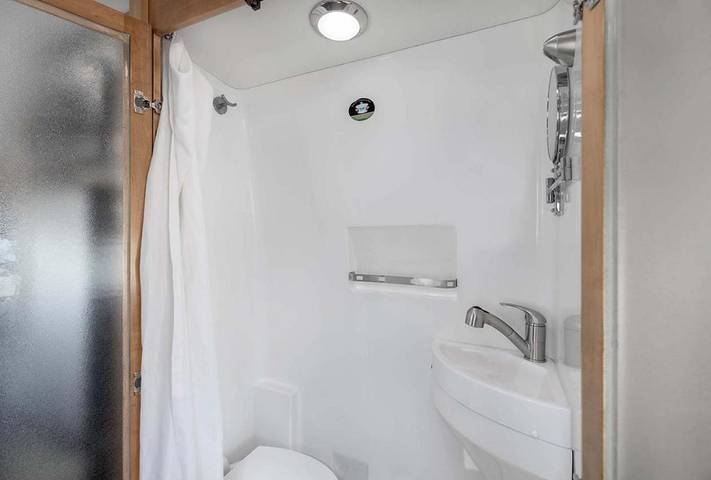 Bungalow pour 6 personnes, avec Terrasse ainsi que Jardin et Piscine à Nice