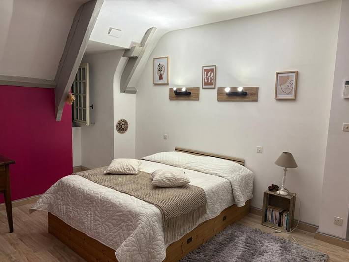 Chambre d’hôte pour 3 personnes, avec terrasse ainsi que vue et jardin à Marnac