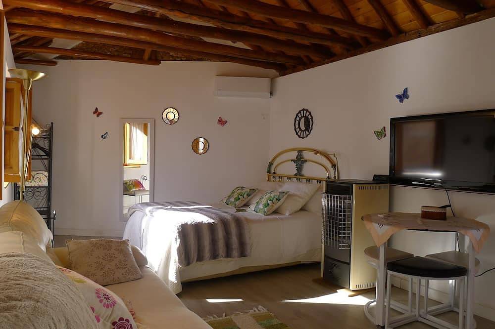 Entire apartment, Cozy studio for two in La Zubia, Granada Province
