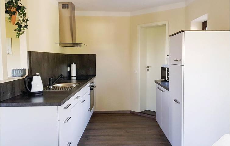 Ganze Ferienwohnung, Rückzugsort mit Flussblick, Terrasse und Parkplatz - 2km bis Hoppecke in Brilon, Hochsauerlandkreis