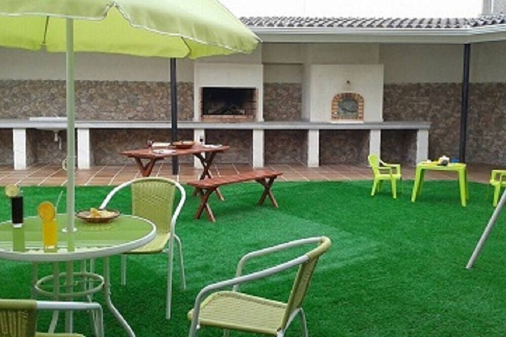 Alojamiento,Extremadura,jardín,garaje privado,aire Acondi,hidromasaj in Zarza de Granadilla, Provincia de Cáceres