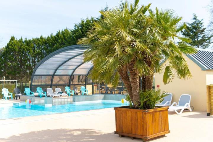 Camping pour 4 personnes, avec Terrasse et Piscine