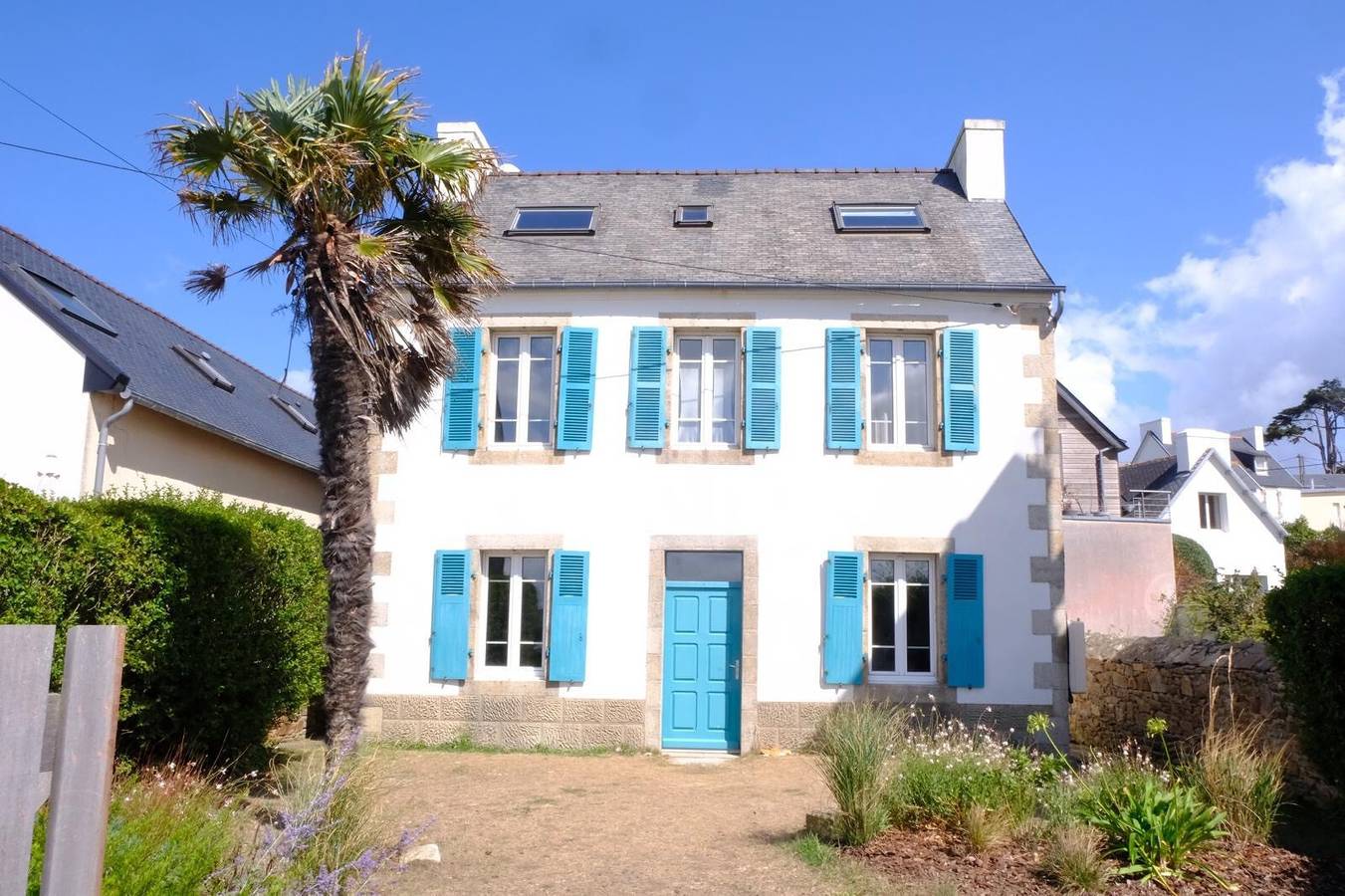 Maison de pêcheur face à la mer avec vue mer et accès direct à la plage – Carantec, Baie de Morlaix in Carantec, Ceinture Dorée