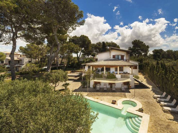 Ferienhaus für 9 Personen, mit Pool und Garten sowie Balkon in Son Veri Nou