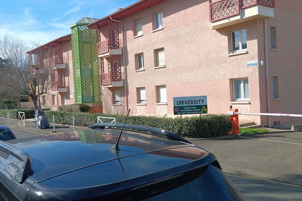 Ganze Wohnung, 5 minutes from downtown Bayonne studio for rent in Bayonne, Bayonne und Umgebung