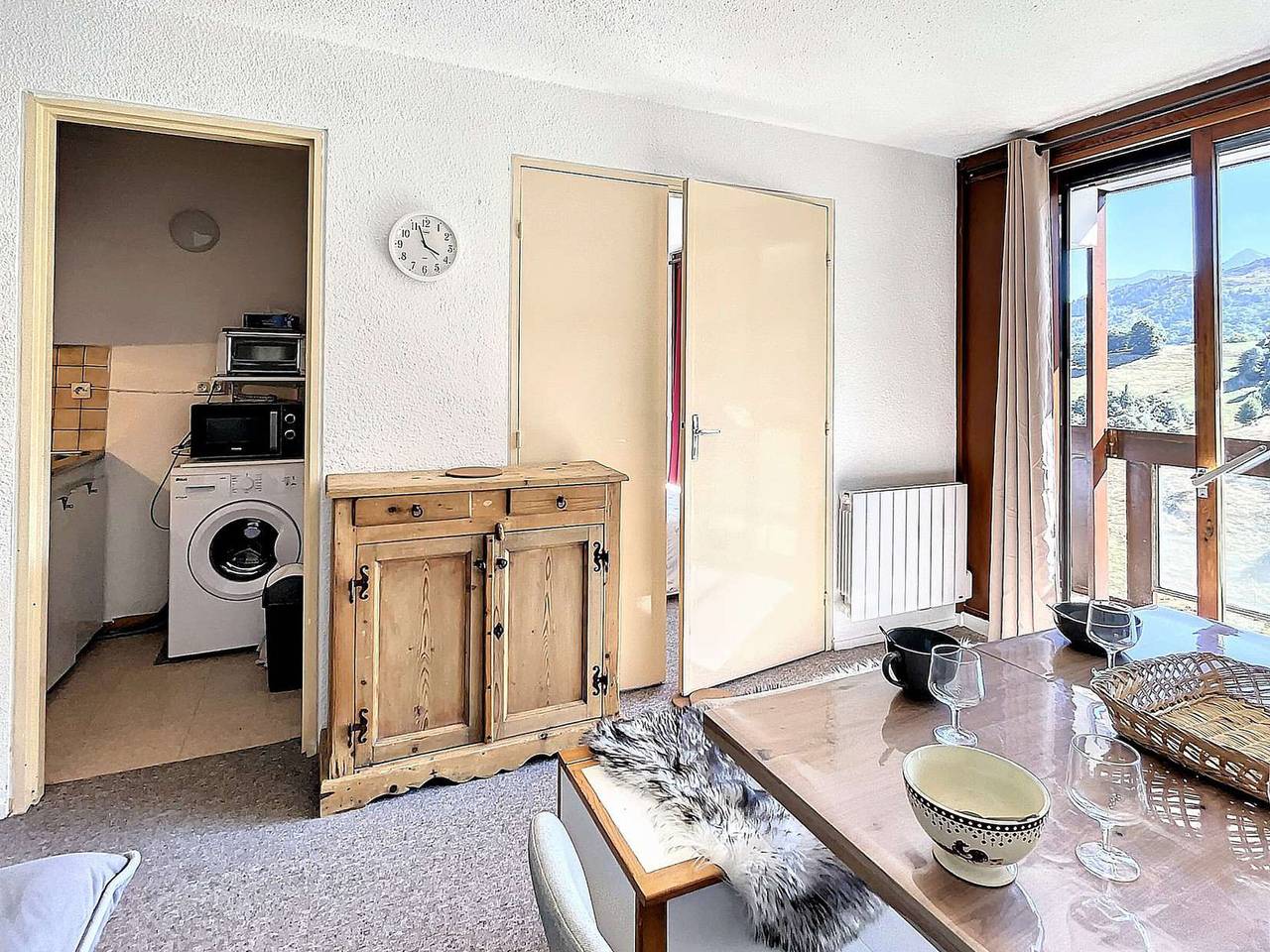 Entire apartment, Bright 2-room+alcove apt, slopeside, balcony in Le Corbier, Villarembert