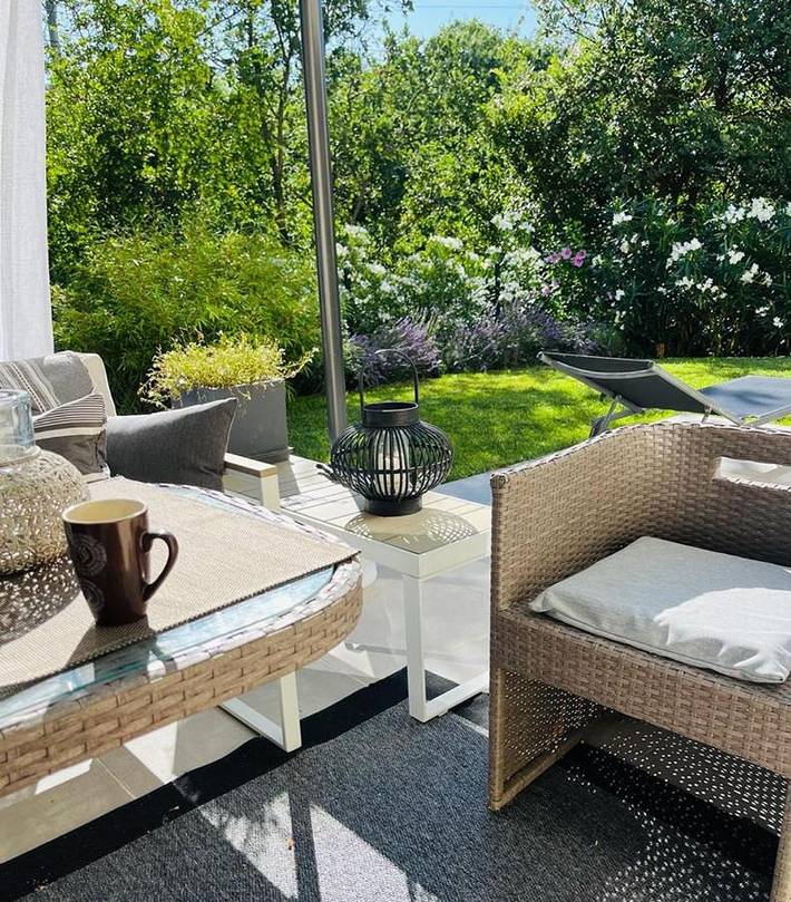 Location de vacances pour 4 personnes, avec piscine ainsi que vue et jardin à Arpaillargues-et-Aureillac