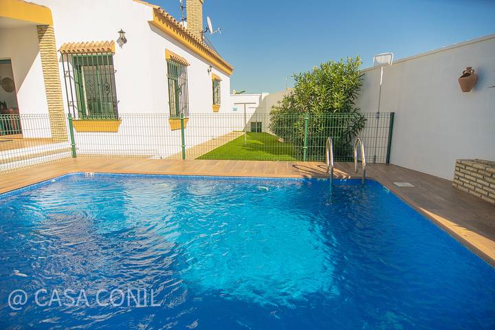 Holiday home for 6 people with garden in Fuente del Gallo, Conil de la Frontera