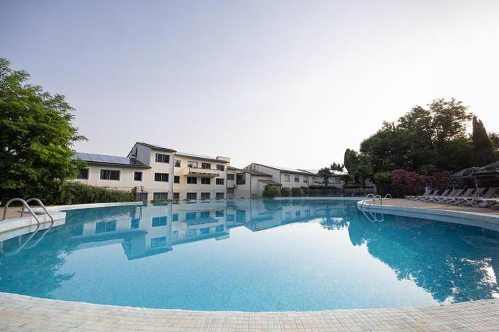 Hôtel pour 3 personnes, avec sauna et jacuzzi ainsi que jardin et piscine, animaux acceptés à Loriol-sur-Drôme - 2