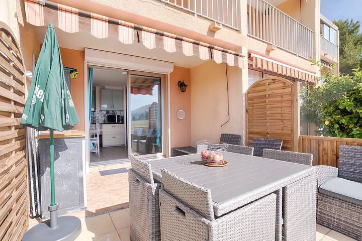 Gîte pour 2 personnes, avec terrasse à Carqueiranne - 2