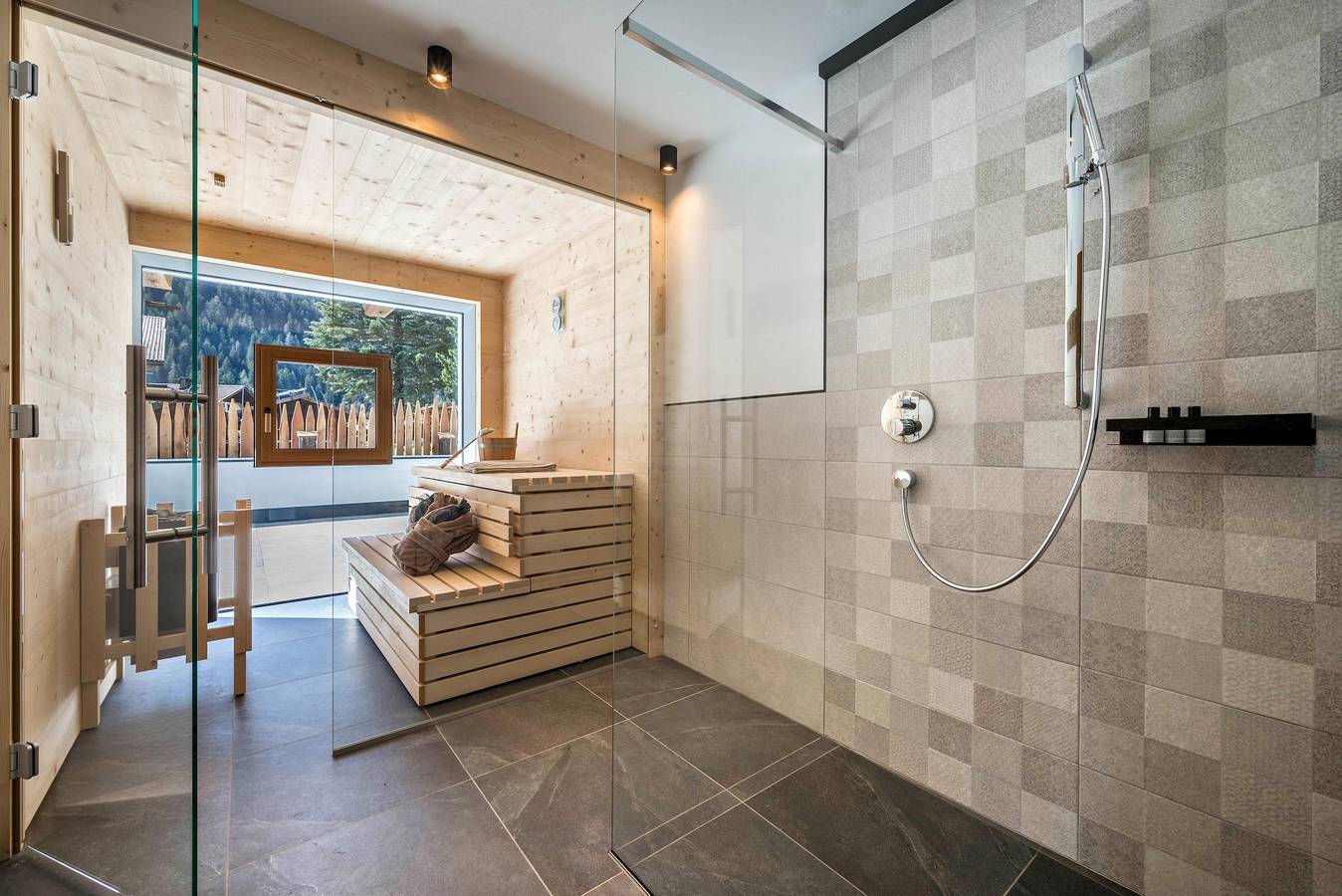Ferienwohnung "Mulin Hilda" neben dem Skigebiet mit Bergblick, Sauna & Garten in Valles, Mühlbach
