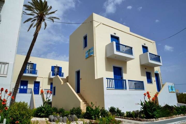 Gîte pour 2 personnes, avec jardin et vue dans Adamas - 4