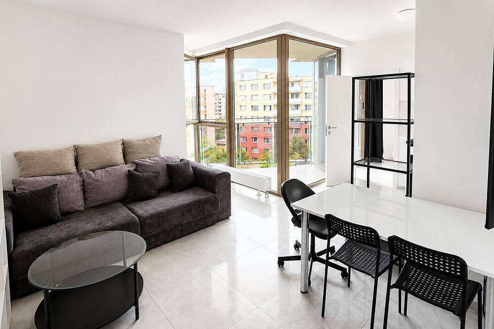 Ganze Wohnung, 2 room Apartment with AC, Vienna Gate 4 in Bratislava, Bratislava und Umgebung